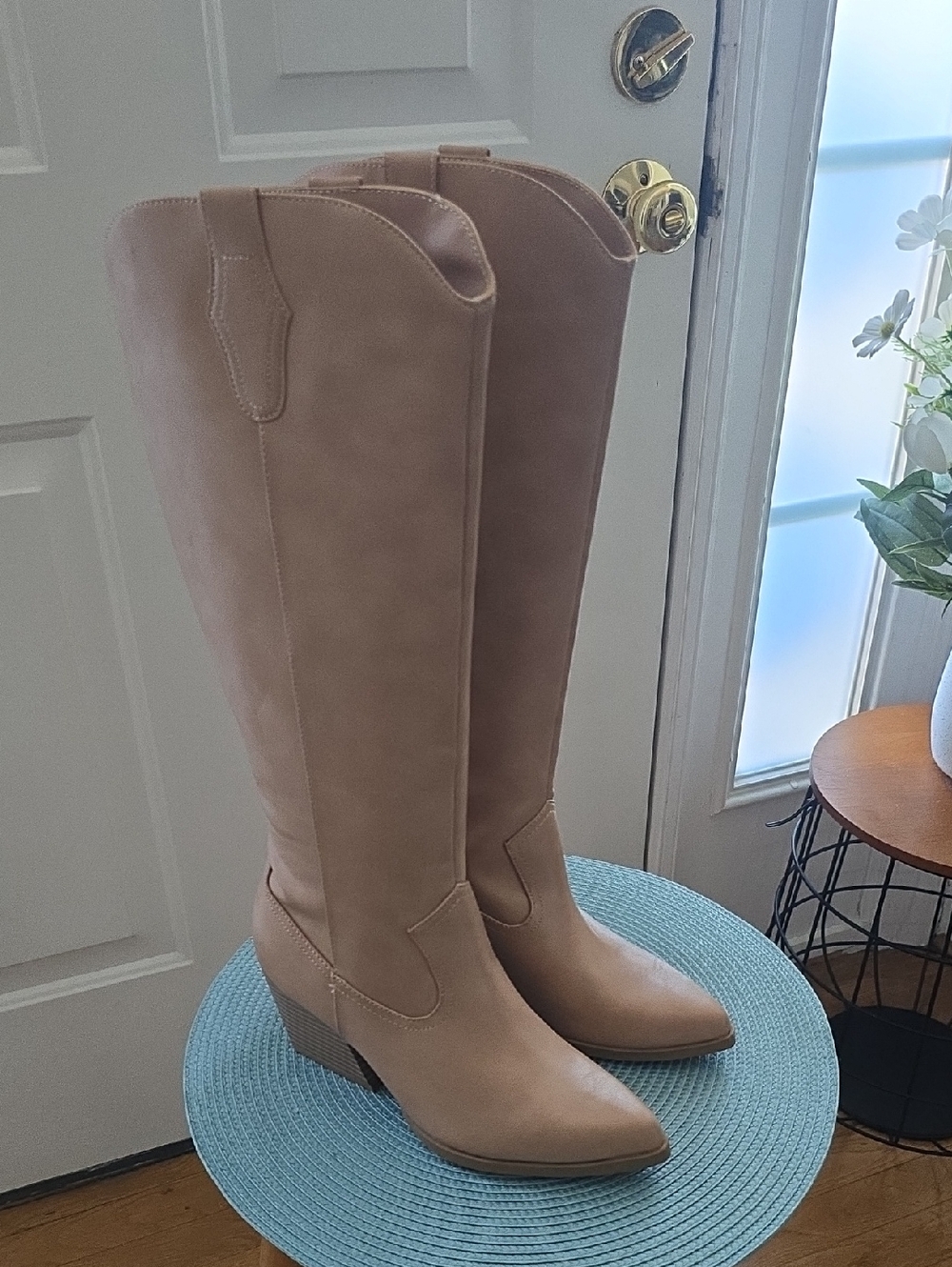 DV8 by Dolce Vita Brand Natural Color Thick Heeled High Boots Size 6